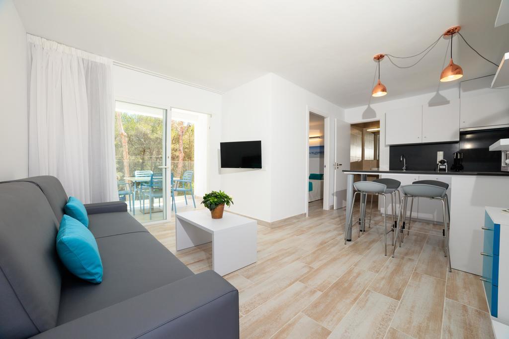 Pinos Playa Suites Platja de Migjorn Zewnętrze zdjęcie