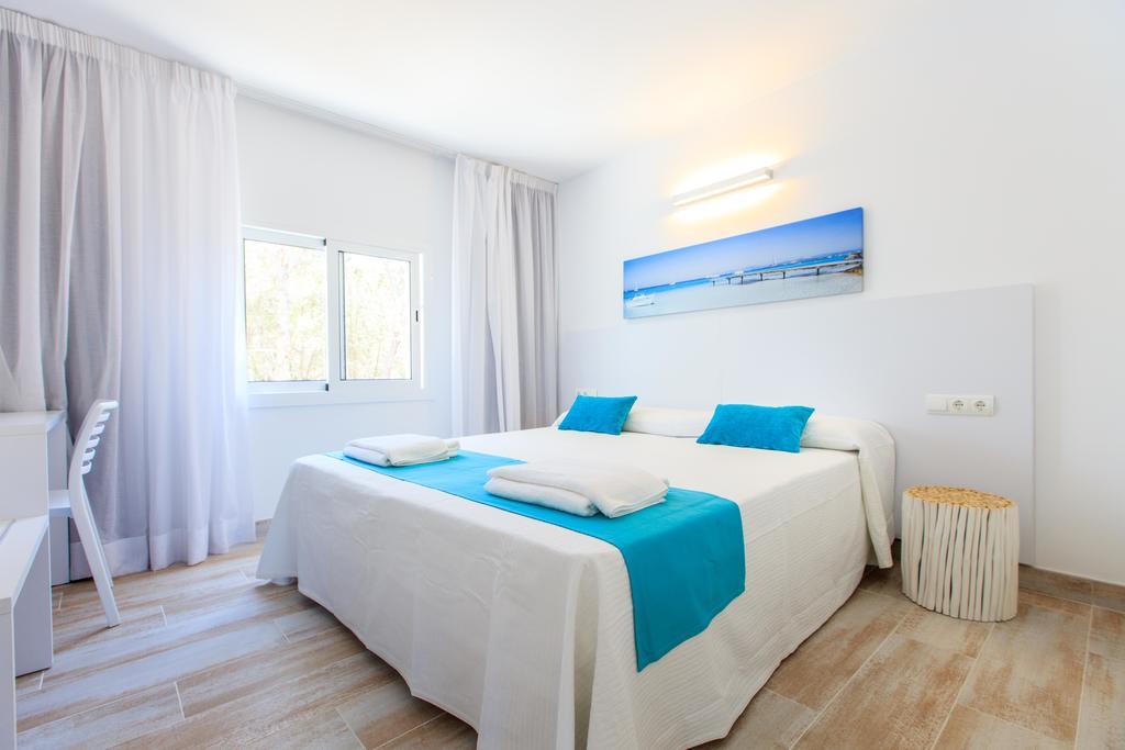 Pinos Playa Suites Platja de Migjorn Zewnętrze zdjęcie